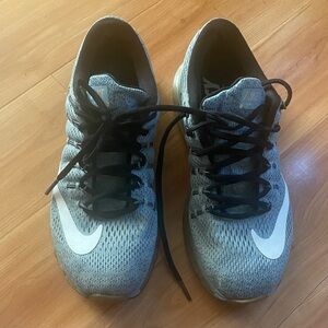 Nike woman Black and Gray Athletic Shoes